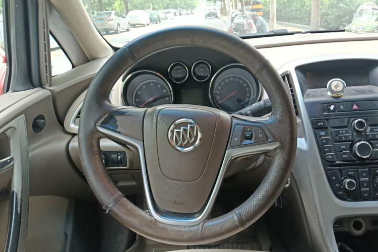 Used Buick GT 2013 GT 1.6L Manual Comfort Edition Steering Wheel