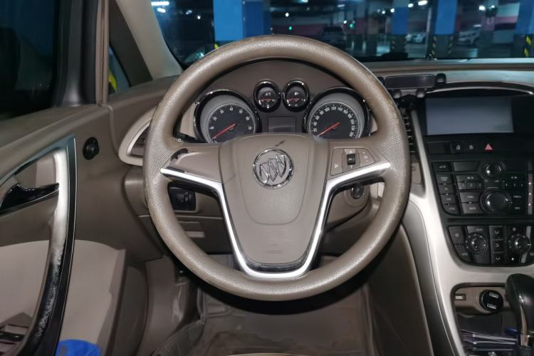 Used Buick GT 2013 GT 1.6L Automatic Fashion Edition Steering Wheel