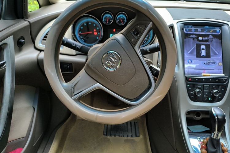 Used Buick GT 2013 GT 1.6L Automatic Fashion Edition Steering Wheel
