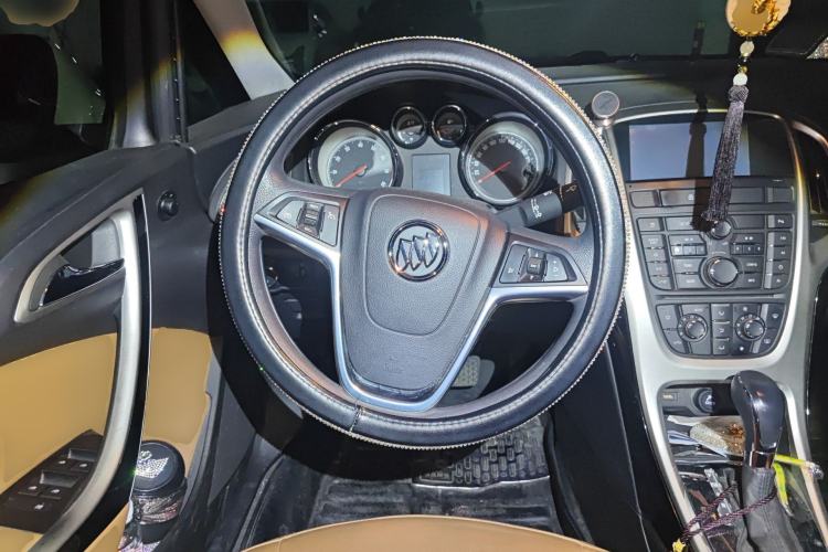 Used Buick GT 2013 GT 1.6T Automatic Fashion Sport Edition Steering Wheel