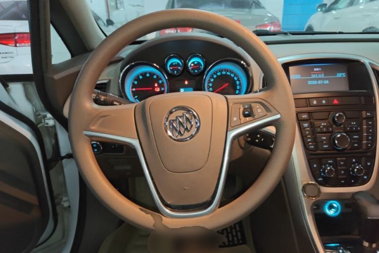 Used Buick GT 2013 GT 1.6L Automatic Fashion Edition Steering Wheel