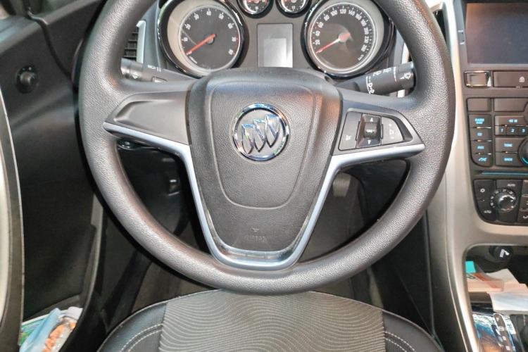 Used Buick GT 2013 XT 1.6L Automatic Fashion Edition Steering Wheel