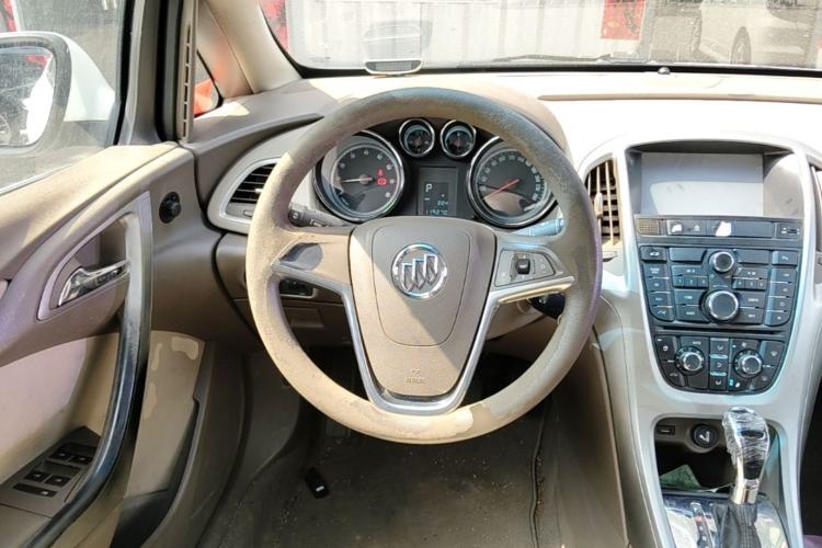 Used Buick GT 2013 GT 1.6L Automatic Fashion Edition Steering Wheel