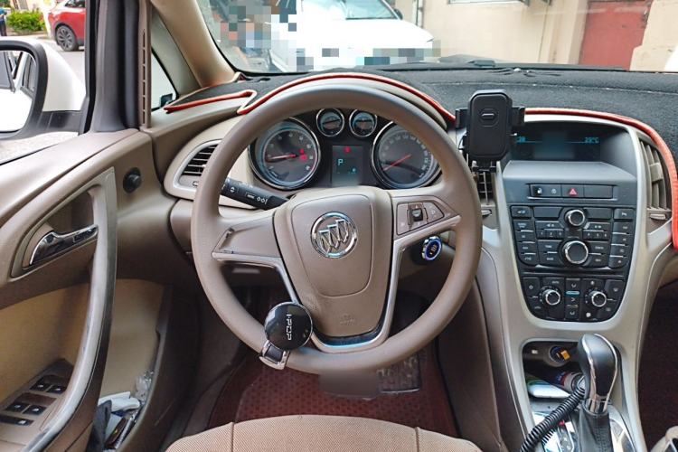 Used Buick GT 2013 GT 1.6L Automatic Fashion Edition Steering Wheel