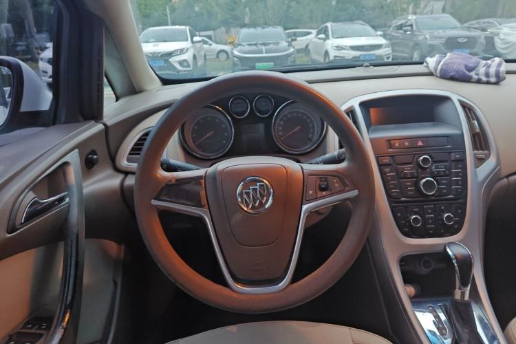 Used Buick GT 2013 GT 1.6L Automatic Fashion Edition Steering Wheel