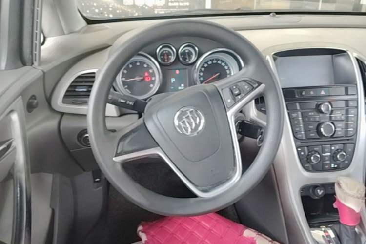 Used Buick GT 2013 XT 1.6L Automatic Fashion Edition Steering Wheel