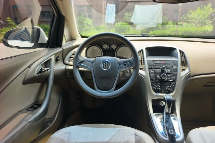 Used Buick GT 2013 GT 1.6L Automatic Fashion Edition Steering Wheel