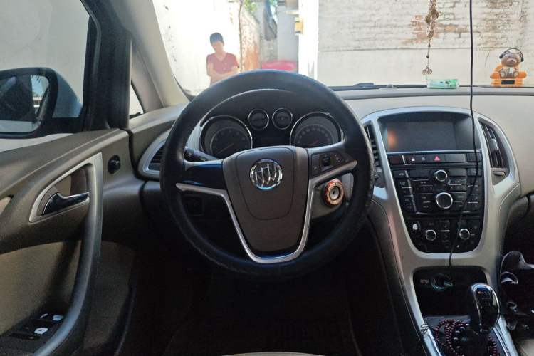 Used Buick GT 2013 GT 1.6L Manual Entry-Level Model Steering Wheel