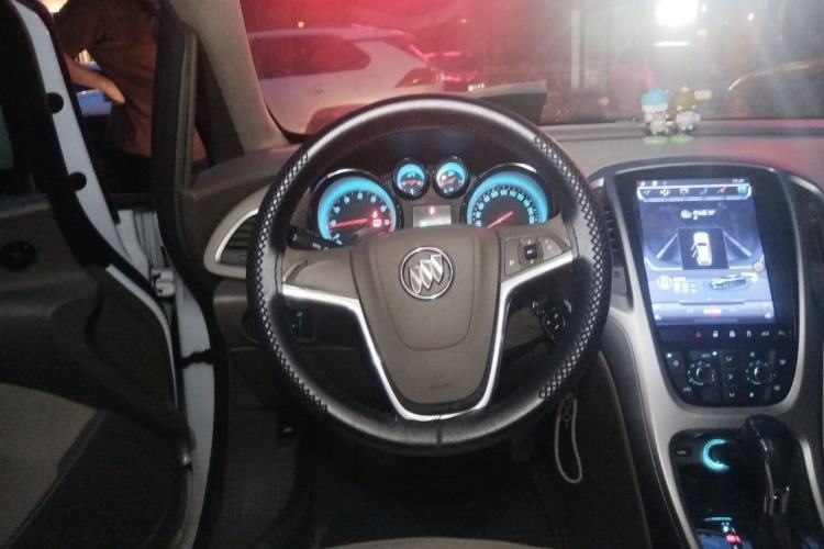Used Buick GT 2013 GT 1.6L Automatic Fashion Edition Steering Wheel