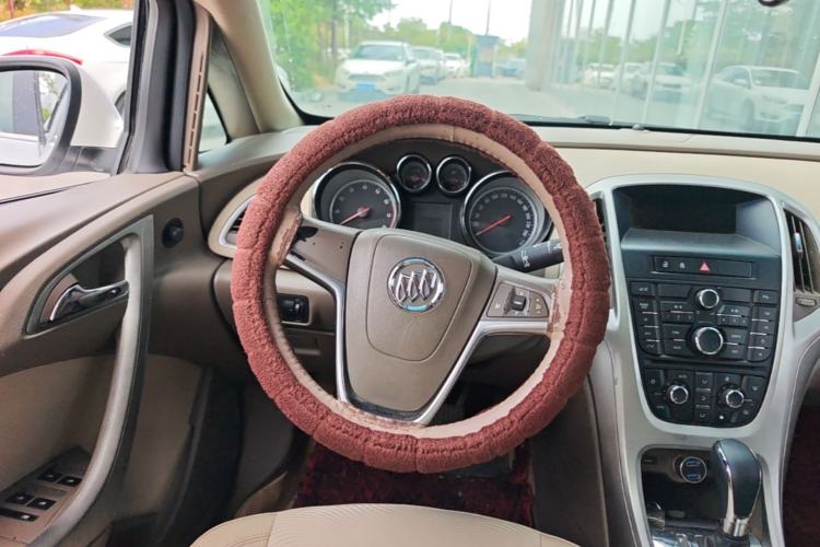 Used Buick GT 2013 GT 1.6L Automatic Fashion Edition Steering Wheel