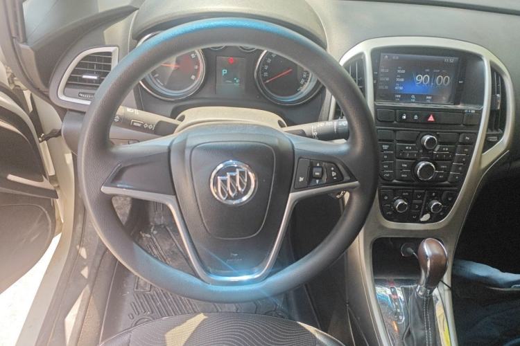 Used Buick GT 2013 XT 1.6L Automatic Fashion Edition Steering Wheel