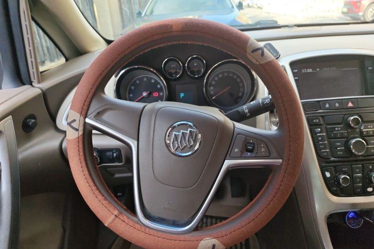 Used Buick GT 2013 GT 1.6L Automatic Fashion Edition Steering Wheel