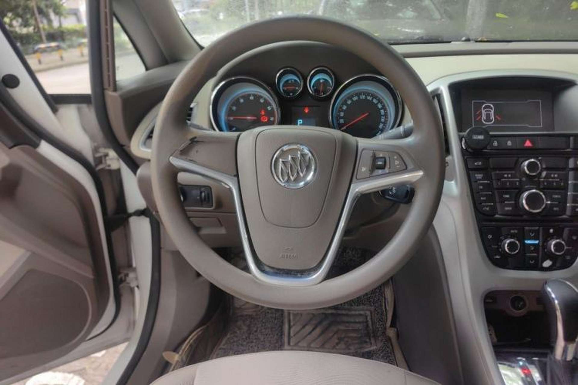 Used Buick GT 2013 GT 1.6L Automatic Fashion Edition Steering Wheel