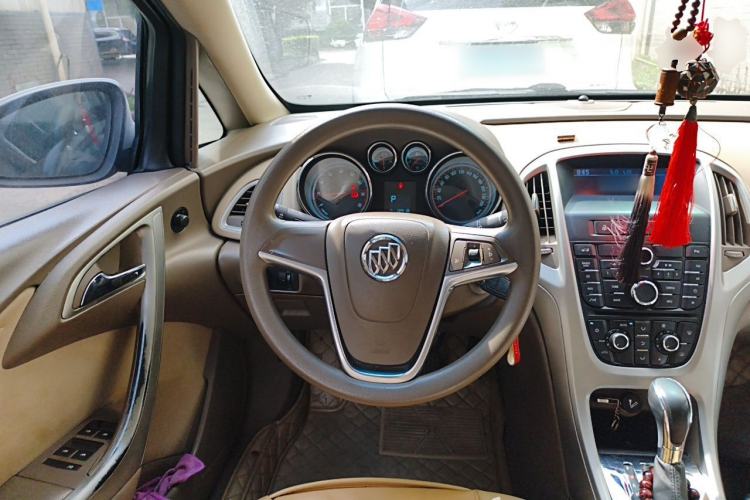 Used Buick GT 2013 GT 1.6L Automatic Fashion Edition Steering Wheel