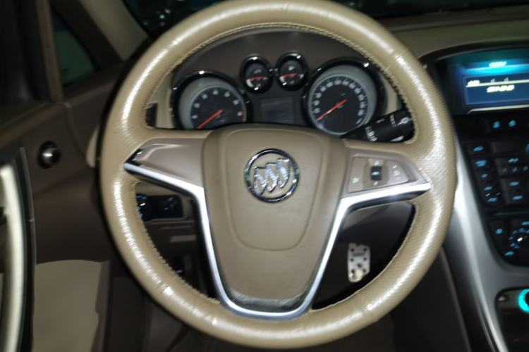 Used Buick GT 2013 GT 1.6L Automatic Fashion Edition Steering Wheel