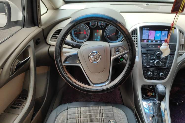 Used Buick GT 2013 GT 1.6L Automatic Fashion Edition Steering Wheel