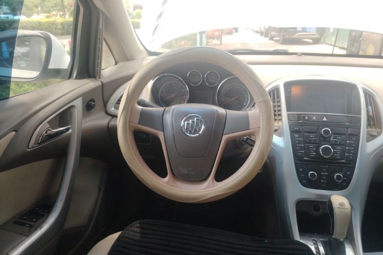 Used Buick GT 2013 GT 1.6L Automatic Comfort Edition Steering Wheel