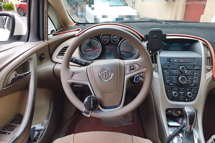 Used Buick GT 2013 GT 1.6L Automatic Fashion Edition Steering Wheel