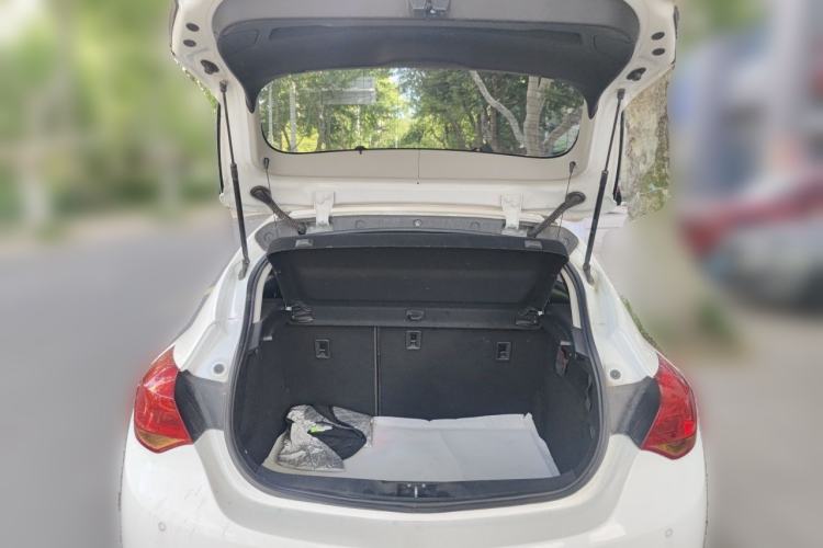 Used Buick GT 2013 XT 1.6L Automatic Fashion Edition Trunk