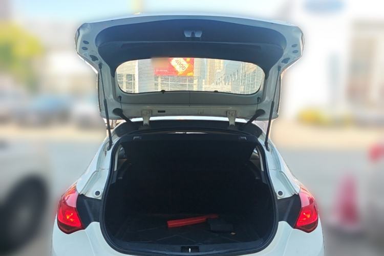 Used Buick GT 2013 XT 1.6L Automatic Fashion Edition Trunk