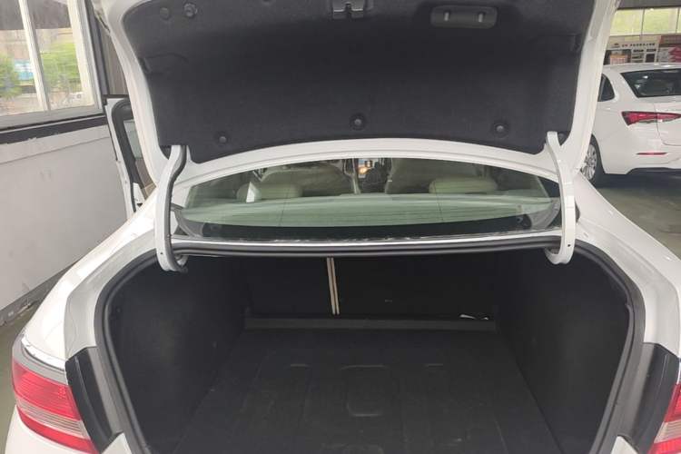 Used Buick GT 2013 GT 1.6L Manual Comfort Edition Trunk