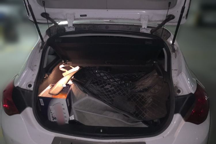 Used Buick GT 2013 XT 1.6L Automatic Fashion Edition Trunk