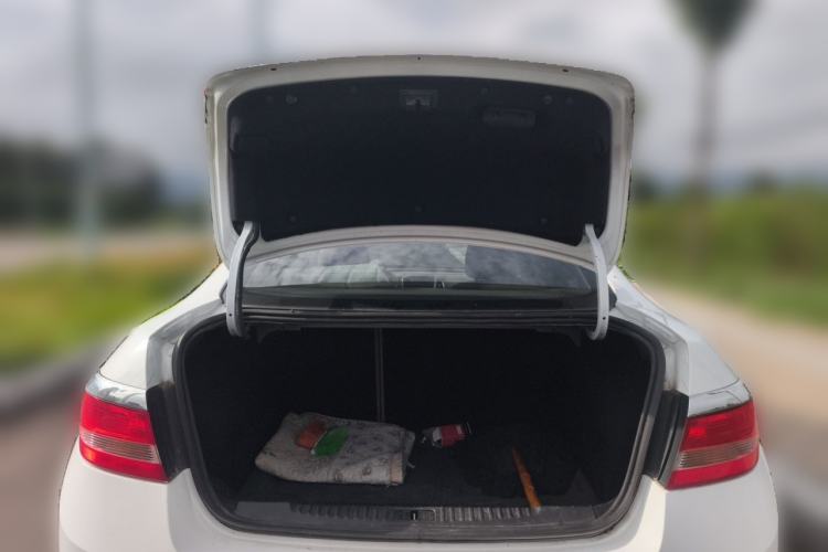 Used Buick GT 2013 GT 1.6L Automatic Fashion Edition Trunk