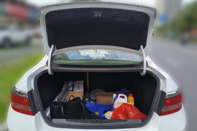 Used Buick GT 2013 GT 1.6L Automatic Fashion Edition Trunk