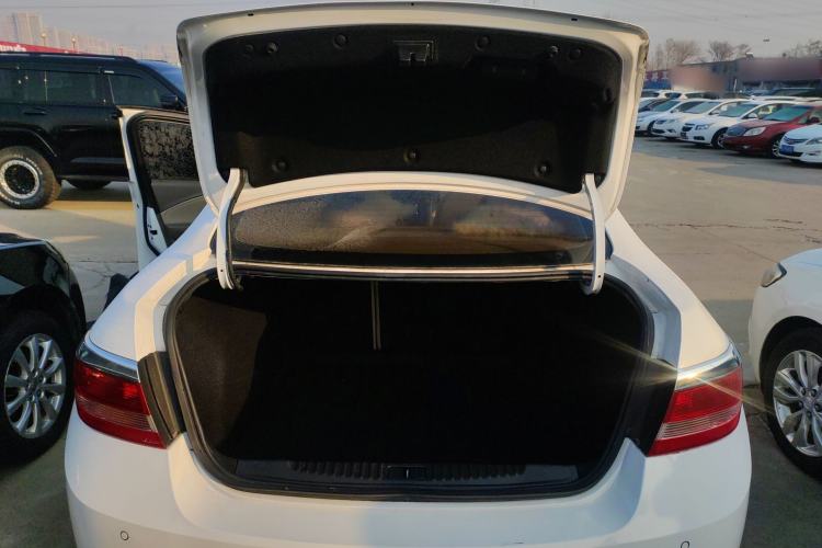Used Buick GT 2013 GT 1.6L Automatic Fashion Edition Trunk