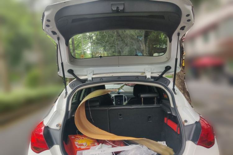 Used Buick GT 2013 XT 1.6L Automatic Fashion Edition Trunk
