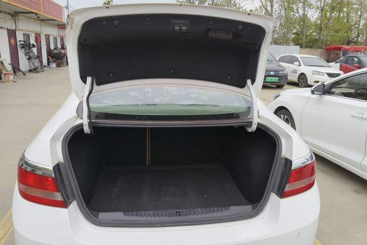 Used Buick GT 2013 GT 1.8L Automatic Fashion Edition Trunk