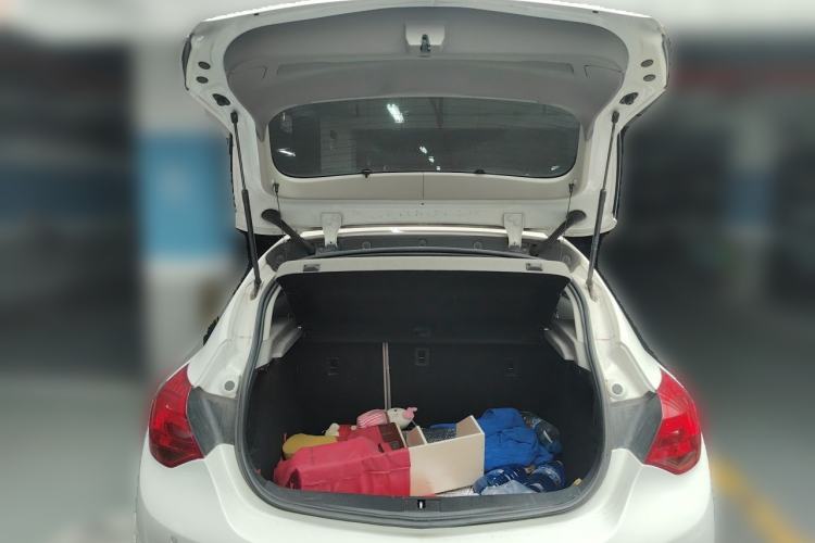 Used Buick GT 2013 XT 1.6L Automatic Fashion Edition Trunk