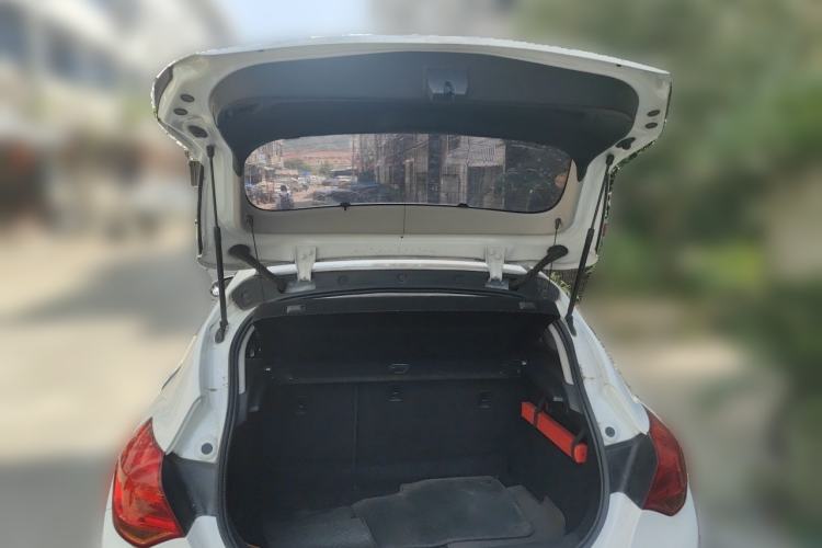 Used Buick GT 2013 XT 1.6L Automatic Fashion Edition Trunk