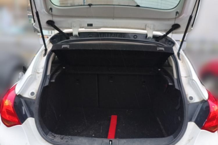 Used Buick GT 2013 XT 1.6L Automatic Fashion Edition Trunk