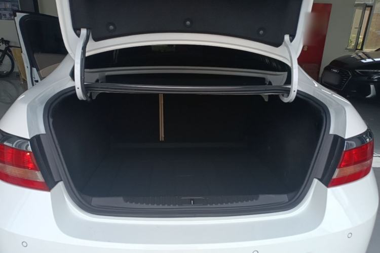 Used Buick GT 2013 GT 1.6L Automatic Fashion Edition Trunk