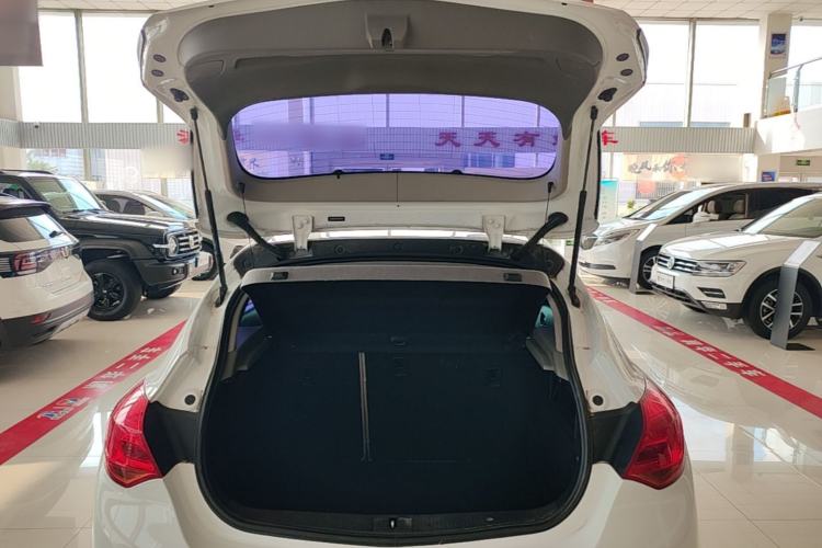 Used Buick GT 2013 XT 1.6L Automatic Fashion Edition Trunk
