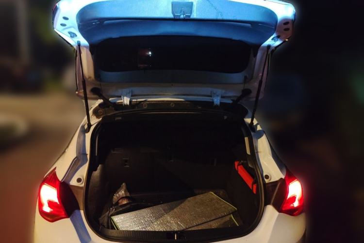 Used Buick GT 2013 XT 1.6L Automatic Fashion Edition Trunk