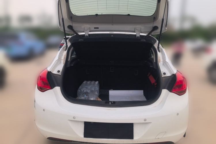 Used Buick GT 2013 XT 1.6L Automatic Fashion Edition Trunk
