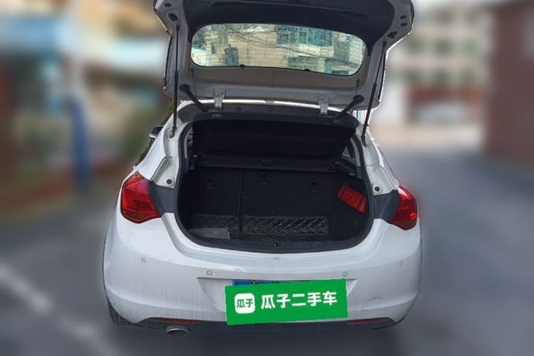 Used Buick GT 2013 XT 1.6T Automatic Fashion Sport Edition Trunk