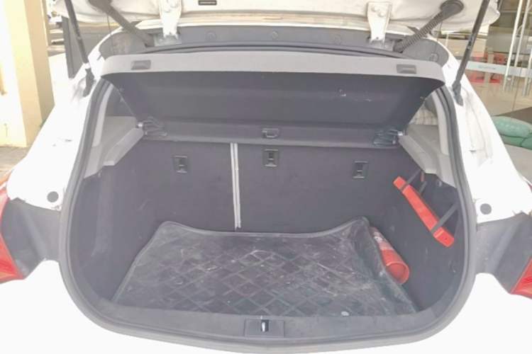 Used Buick GT 2013 XT 1.6L Automatic Fashion Edition Trunk