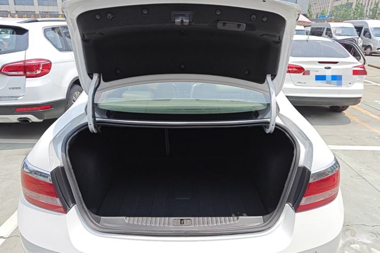 Used Buick GT 2013 GT 1.6L Automatic Fashion Edition Trunk