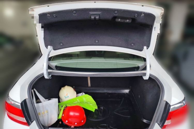 Used Buick GT 2013 GT 1.6L Automatic Fashion Edition Trunk