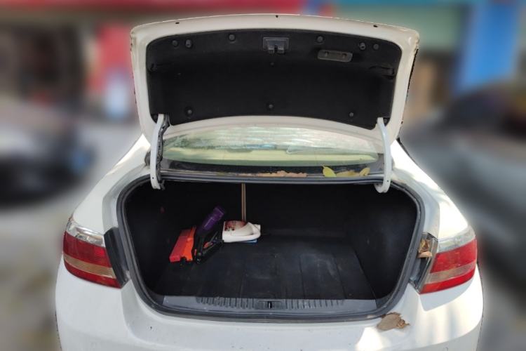 Used Buick GT 2013 GT 1.6L Automatic Fashion Edition Trunk