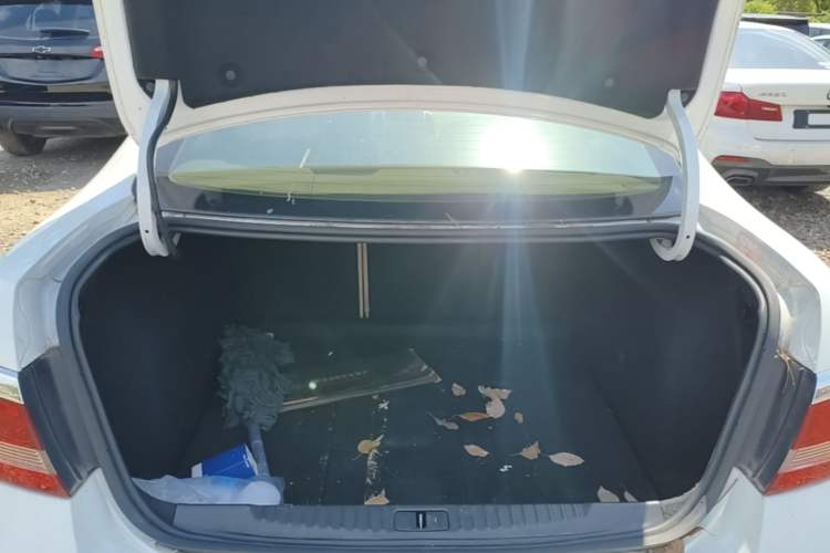Used Buick GT 2013 GT 1.6L Automatic Fashion Edition Trunk