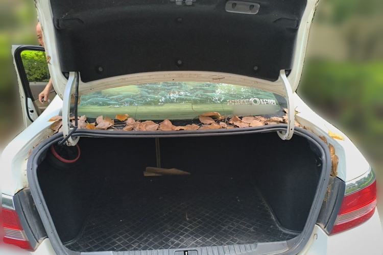 Used Buick GT 2013 GT 1.6L Automatic Fashion Edition Trunk