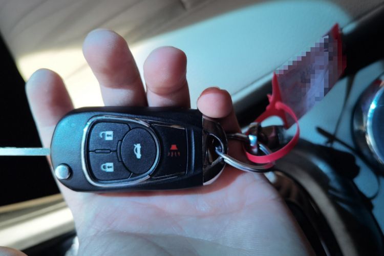 Used Buick GT 2013 GT 1.6L Automatic Comfort Edition Vehicle Key