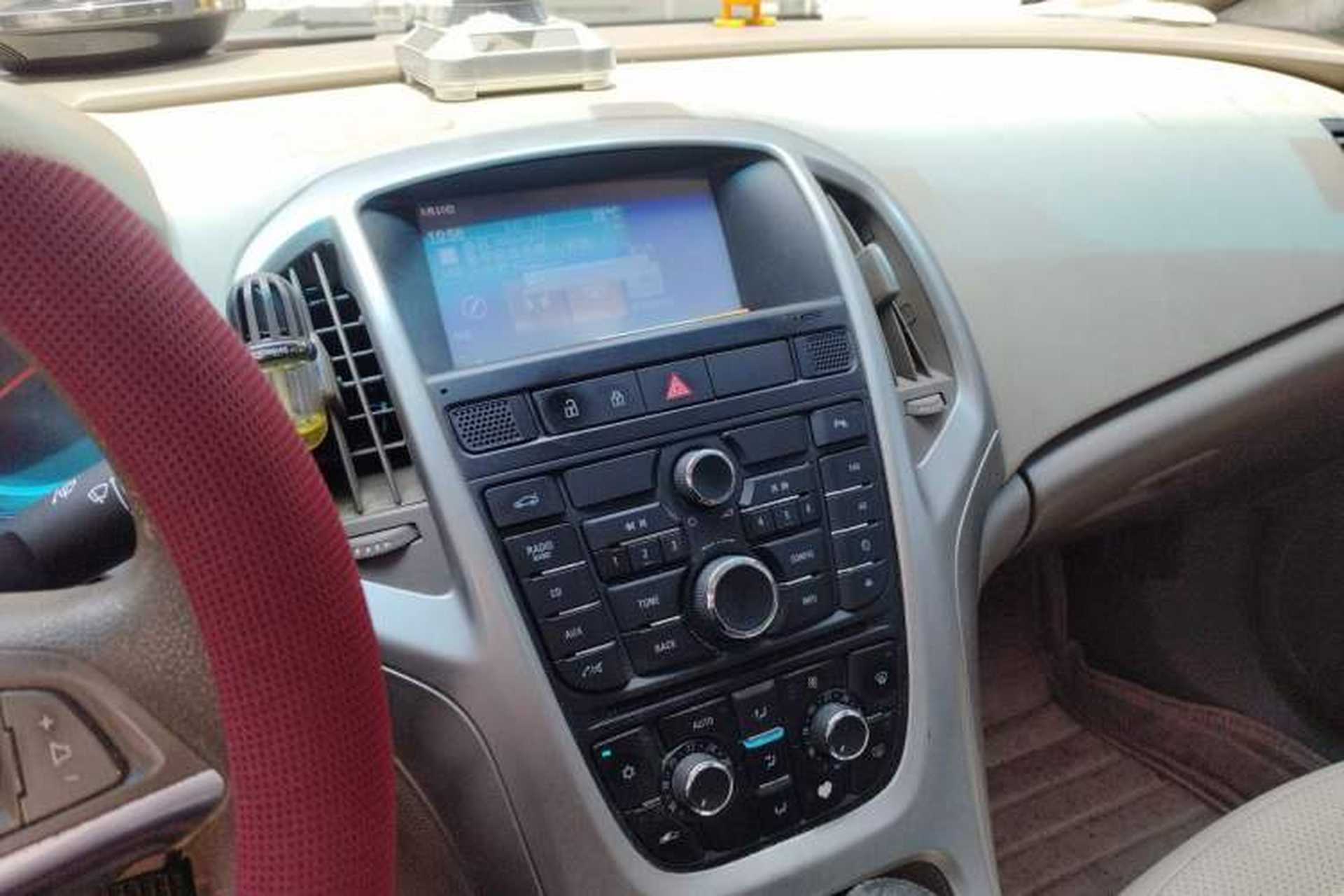 Used Buick GT 2013 GT 1.6L Automatic Fashion Edition Audio And AC Panel