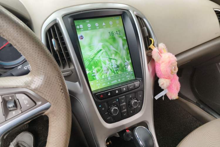 Used Buick GT 2013 GT 1.6L Automatic Fashion Edition Audio And AC Panel