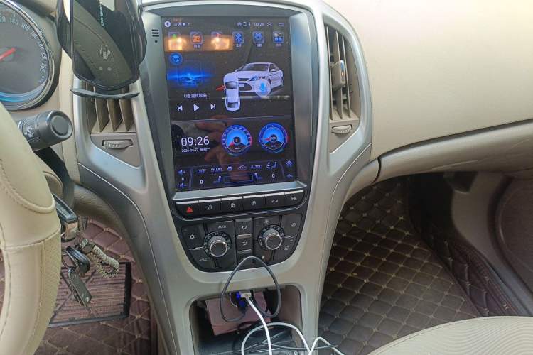 Used Buick GT 2013 GT 1.6L Manual Entry-Level Model Audio And AC Panel