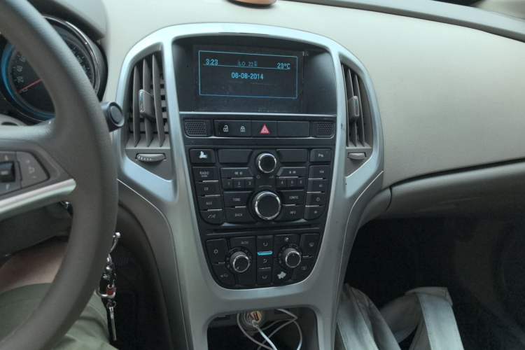 Used Buick GT 2013 GT 1.6L Manual Entry-Level Model Audio And AC Panel